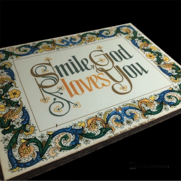 Vintage Hanging Sign Art Smile God Loves You Italy - Picture 1 of 5